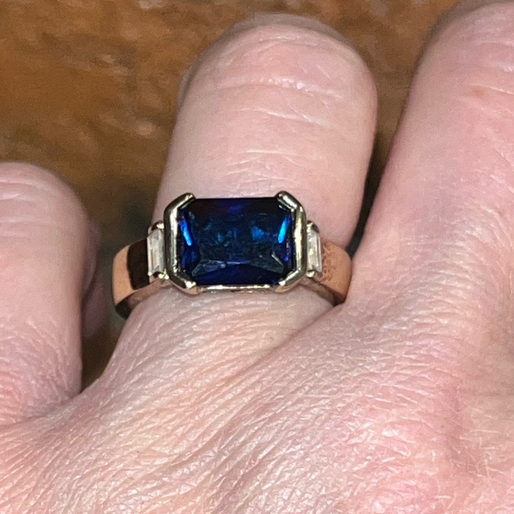 Dark Vivid Blue Gemstone Ring in a Gold Tone Setting Marked 925 Signed Sz 8